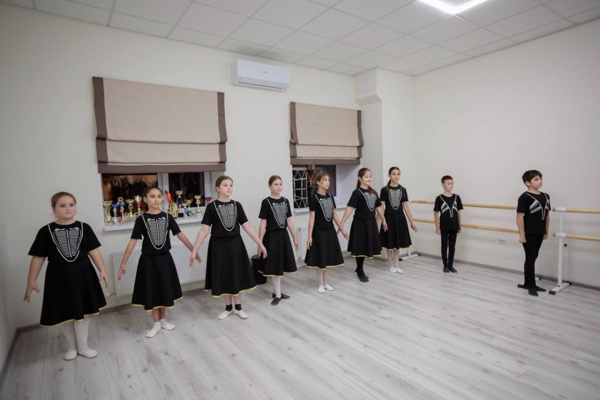 Мурат Кумпилов посетил обновлённый Дом культуры в ауле Кошехабль Мурат Кумпилов посетил обновлённый Дом культуры в ауле Кошехабль