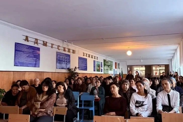 В Кошехабльском районе госавтоинспекторы провели разъяснительную беседу с родителями школьников по правилам дорожной безопасности В Кошехабльском районе госавтоинспекторы провели разъяснительную беседу с родителями школьников по правилам дорожной безопасности